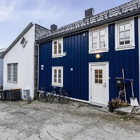 Tidligere Stall Omgjort Til Koselig Hjem I Sentrum Tromso Exterior photo